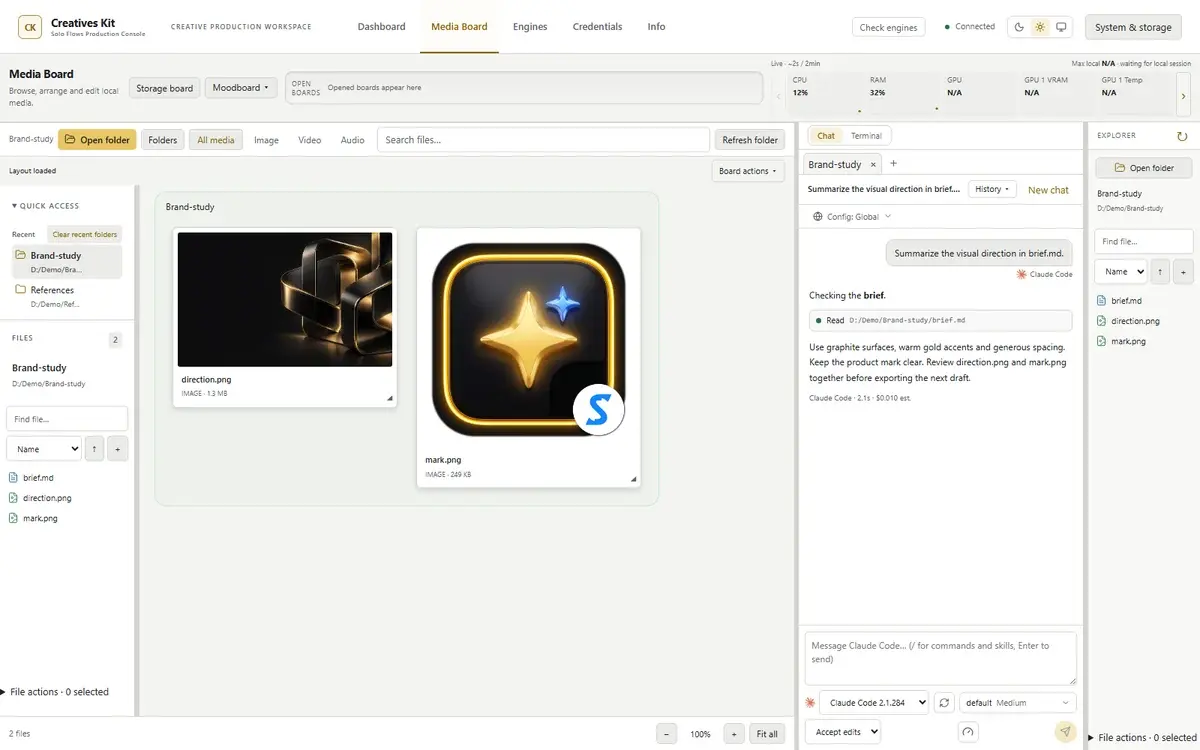 Media Board, Project Chat và Explorer ở chế độ sáng